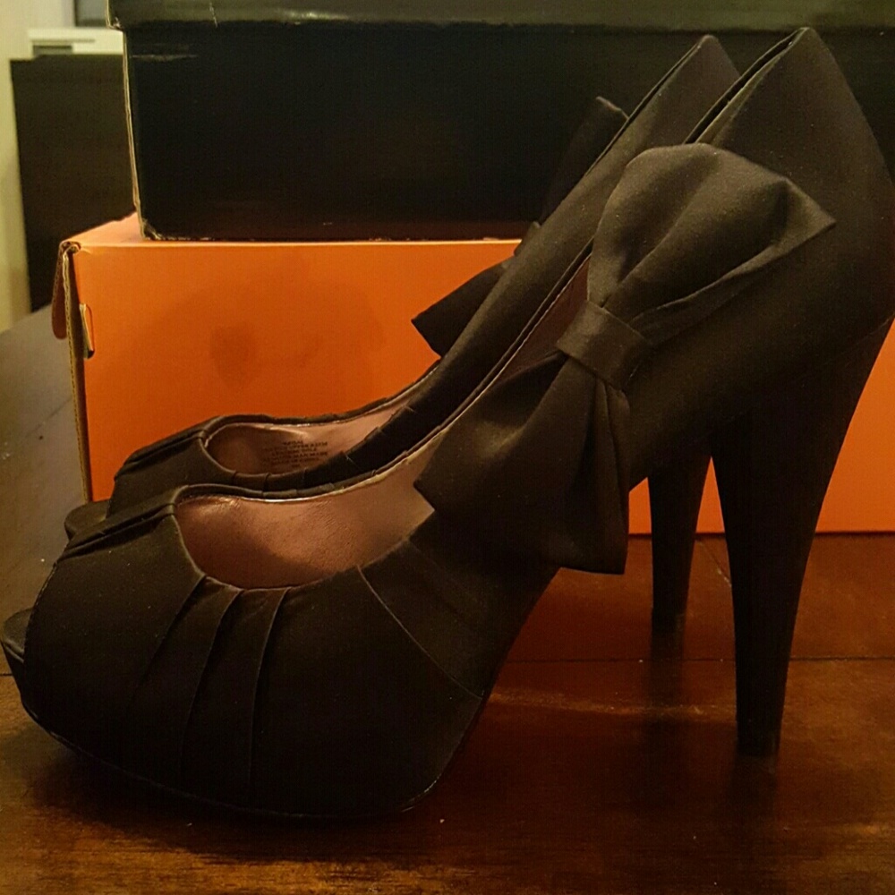 Paris Hilton - High Heels